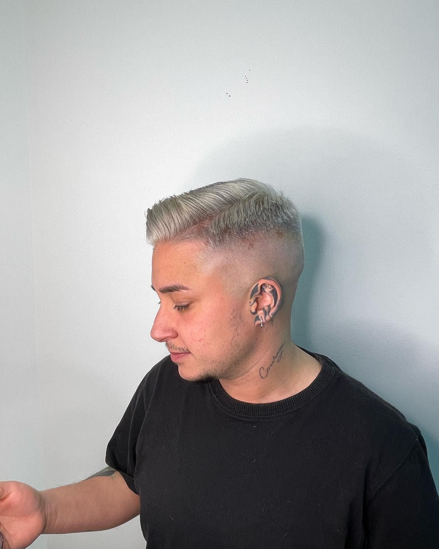Decoloración platino con tupé