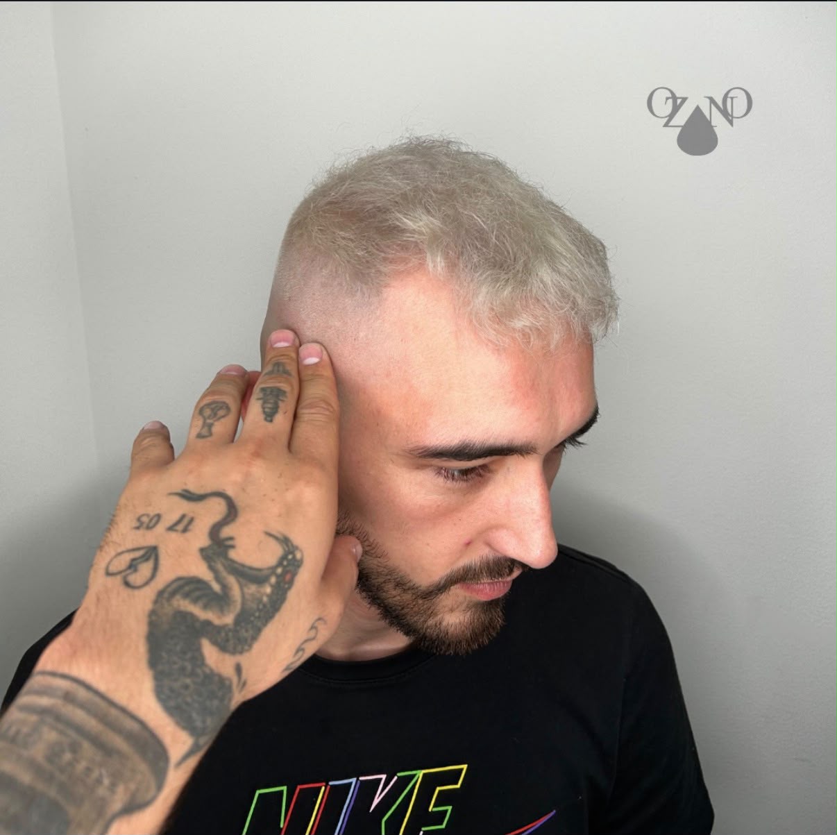 Decoloración platino en hombre