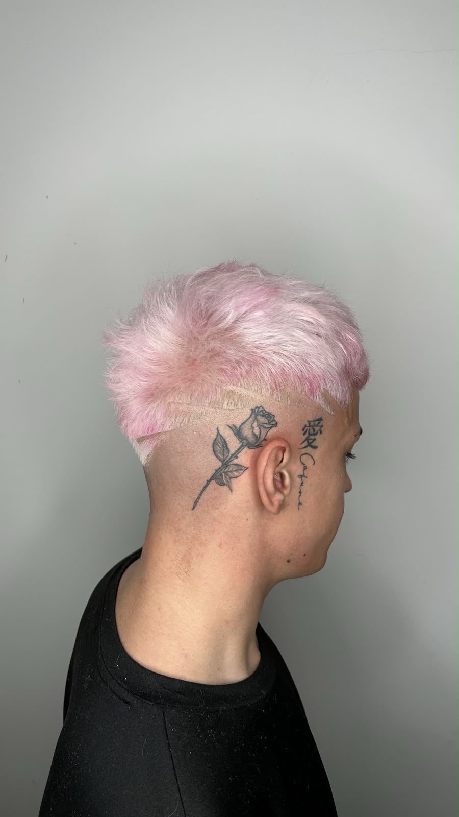 Color rosa pastel con diseño