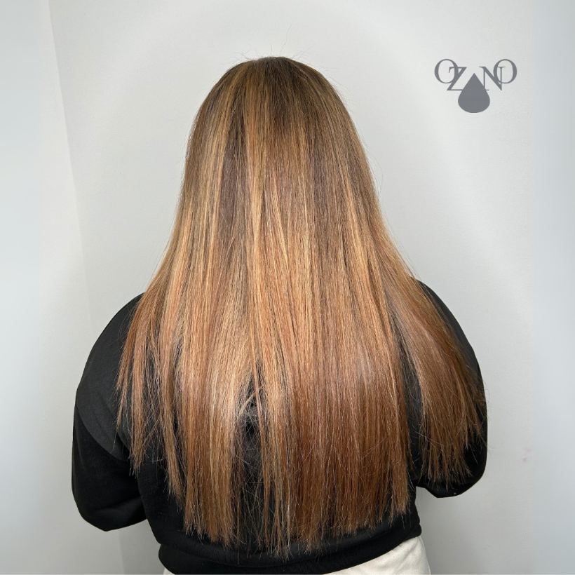 Melena lisa con mechas